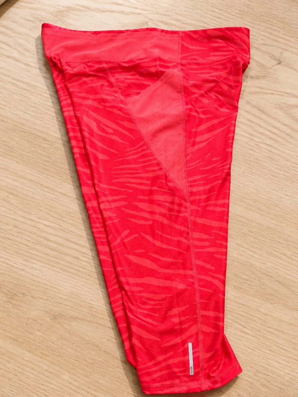 PUMA 2X Neon Pink Zebra Print Capri Leggings Side Pocket Reflective Activewear - Picture 10 of 11